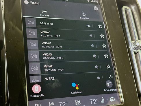 Used 2023 Volvo XC40 B5 Core w/ Protection Package Premier image 21