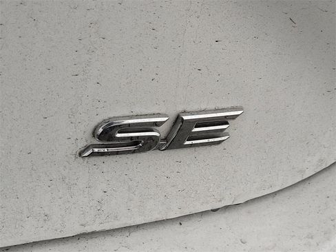 Used 2025 Toyota Camry SE image 8