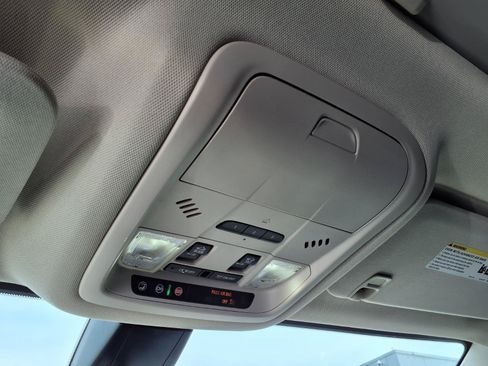 Used 2023 GMC Acadia Denali FWD image 10