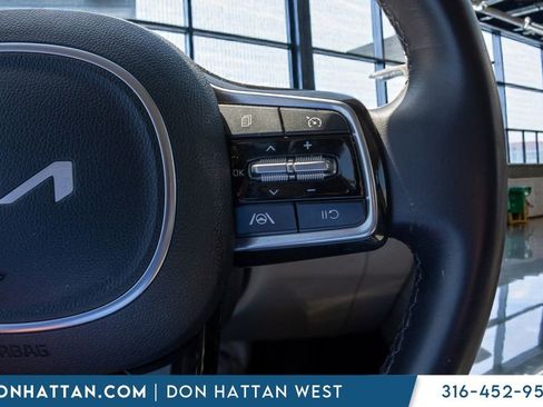 Used 2024 Kia Carnival LX image 14