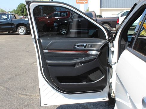Used 2018 Ford Explorer Platinum AWD/4WD image 23