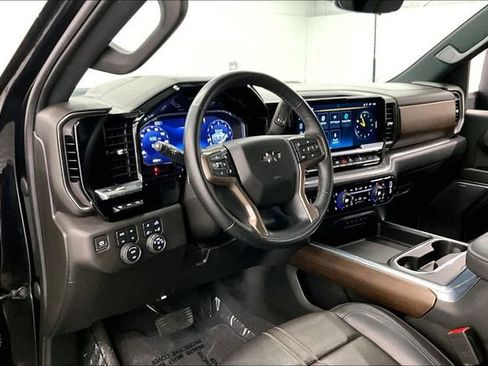 Used 2024 Chevrolet Silverado 2500 High Country w/ High Country Premium Package AWD/4WD image 16