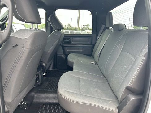 Used 2022 RAM 2500 Tradesman w/ Chrome Appearance Group AWD/4WD image 27