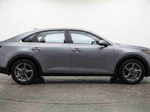 Used 2025 Kia K4 FWD image 11