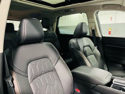 New 2026 Nissan Pathfinder Platinum image 38