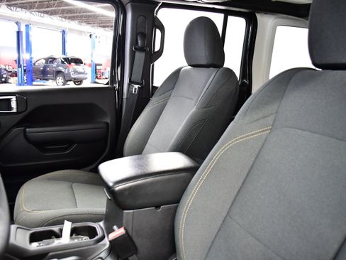 Used 2024 Jeep Wrangler Unlimited AWD/4WD image 14