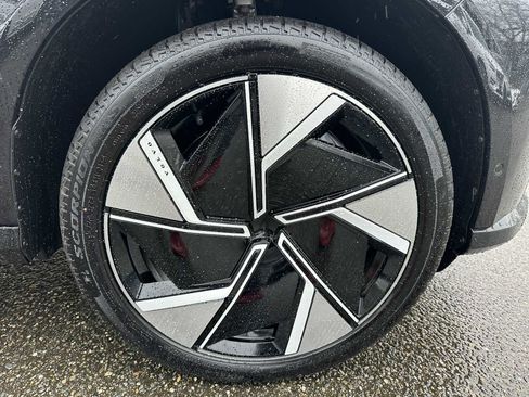 New 2025 Volvo EX90 Plus w/ Protection Package Premier image 9