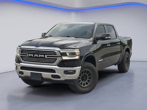 Used 2019 RAM 1500 Laramie AWD/4WD image 2
