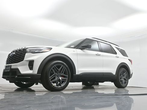 New 2025 Ford Explorer ST-Line w/ Premium Package image 48