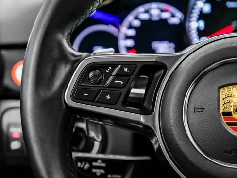 Used 2023 Porsche Cayenne image 17