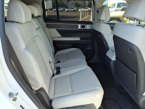 Used 2025 Hyundai Santa Fe Limited image 14