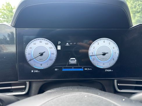 Used 2024 Hyundai Elantra SEL FWD image 19