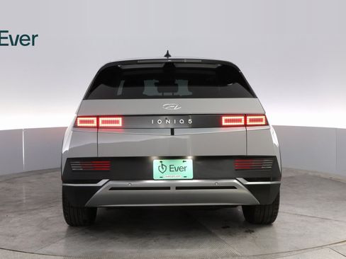 Used 2024 Hyundai Ioniq 5 SEL image 13