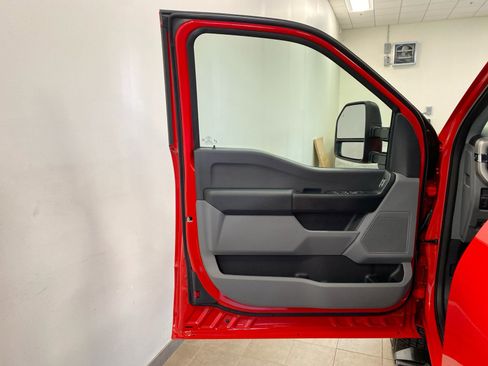 New 2026 Ford F250 XL w/ XL Chrome Package image 9