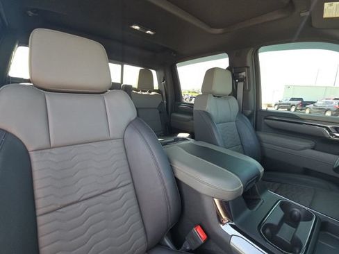 Used 2026 Chevrolet Silverado 2500 ZR2 w/ LPO, Dark Essentials Package AWD/4WD image 21