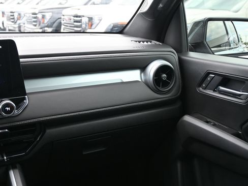 Used 2025 Chevrolet Colorado LT w/ LT Convenience Package RWD image 8