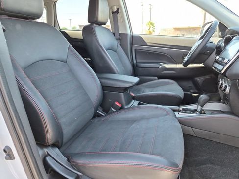 Used 2025 Mitsubishi Outlander Sport SE AWD/4WD image 30