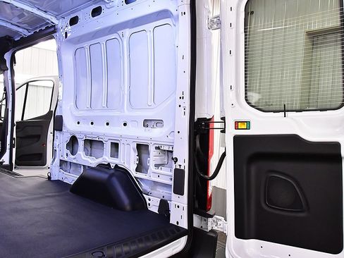 New 2026 Ford Transit 250 148 Medium Roof Extended AWD image 31