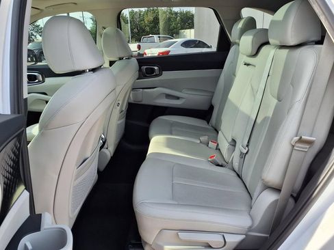 Used 2023 Kia Sorento S w/ Panoramic Sunroof Package FWD image 12