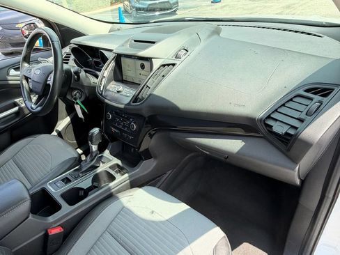 Used 2018 Ford Escape SE w/ SE Sport Appearance Package AWD/4WD image 19