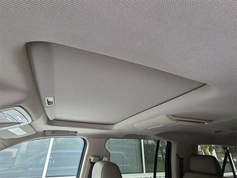 Used 2019 GMC Yukon XL SLT w/ Open Road Package image 9