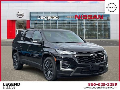 Used 2023 Chevrolet Traverse RS image 1