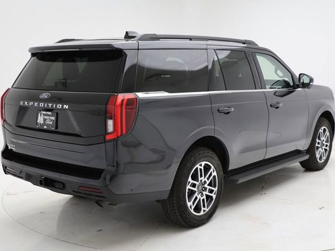 Used 2025 Ford Expedition Active AWD/4WD image 8