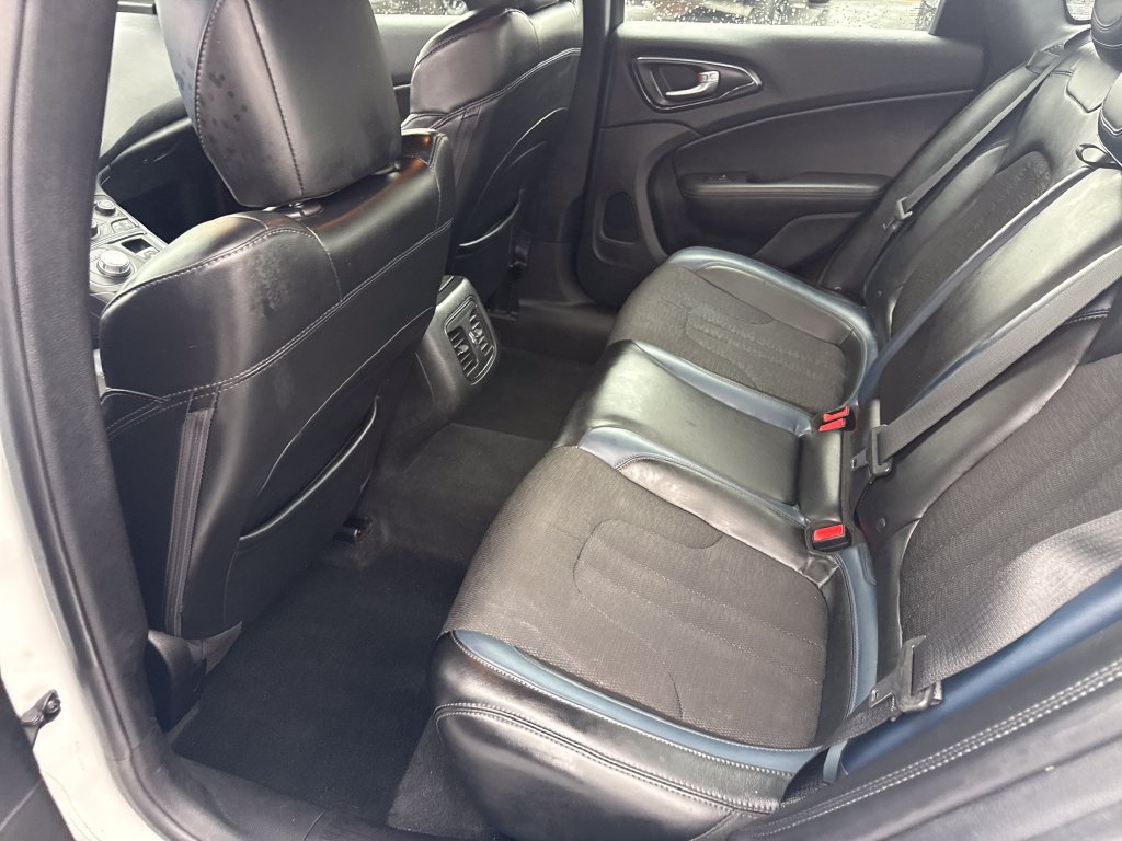 Used 2015 Chrysler 200 S w/ Comfort Group FWD image 9