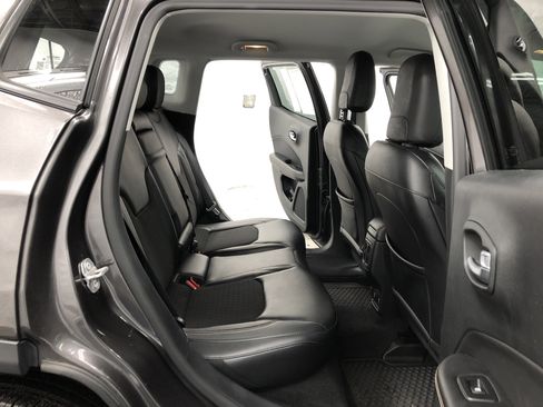 Used 2017 Jeep Compass Latitude w/ Popular Equipment Group image 10