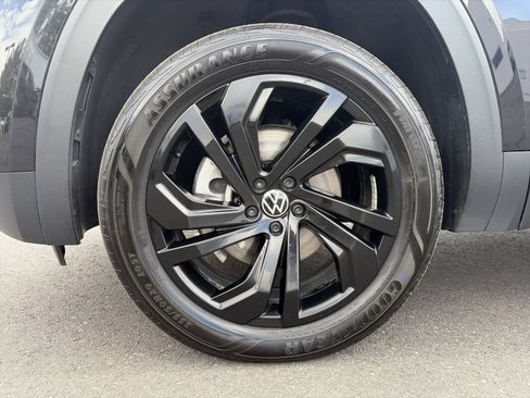 Used 2022 Volkswagen Atlas SE w/ Panoramic Sunroof Package AWD/4WD image 9