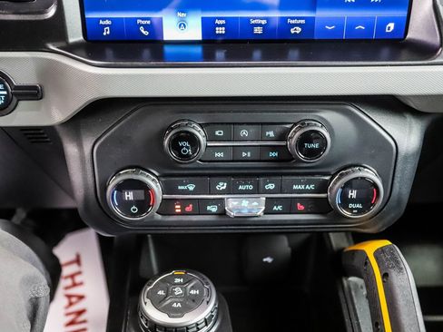 Used 2021 Ford Bronco Badlands image 16