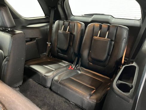 Used 2018 Ford Explorer XLT w/ Equipment Group 202A AWD/4WD image 10