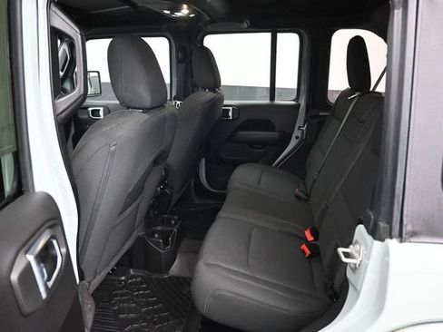 Used 2023 Jeep Wrangler Unlimited Sahara w/ Cold Weather Group AWD/4WD image 10