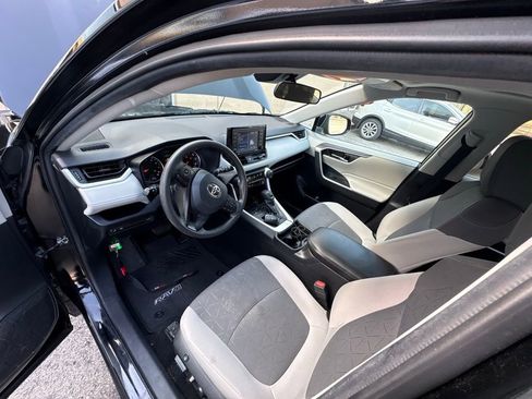 Used 2021 Toyota RAV4 XLE image 14