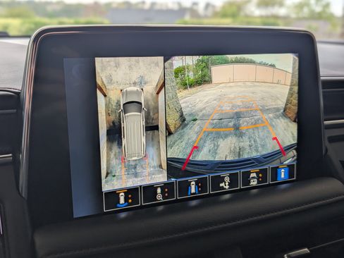 Used 2022 Chevrolet Tahoe RST w/ Luxury Package RWD image 28