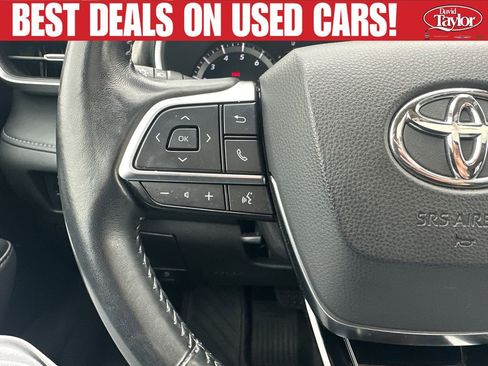 Used 2021 Toyota Highlander XLE AWD/4WD image 20