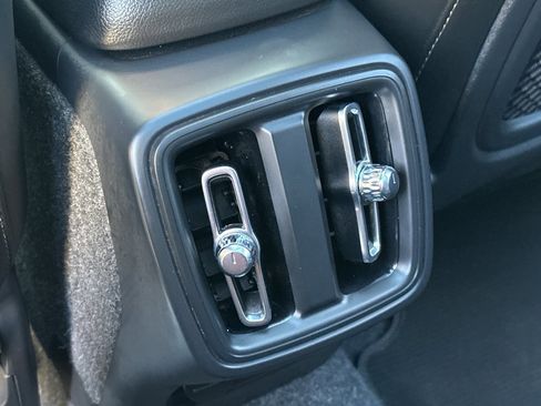 Certified 2025 Volvo XC40 B5 Plus image 15