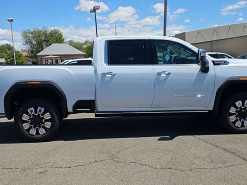 New 2026 GMC Sierra 2500 Denali w/ Denali Reserve Package AWD/4WD image 11
