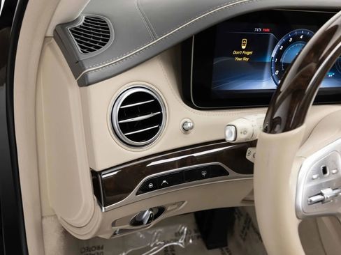 Used 2019 Mercedes-Benz S 560 Sedan image 36