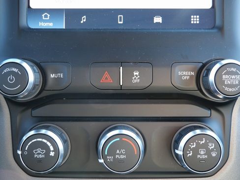 Used 2024 RAM 3500 Big Horn image 21