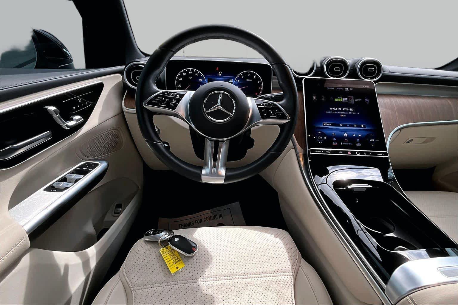 Used 2024 Mercedes-Benz GLC 300 4MATIC image 6