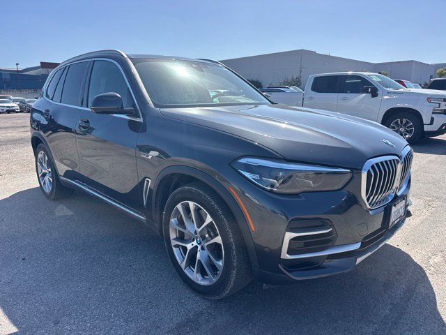 Used 2022 BMW X5 xDrive45e w/ Climate Comfort Package AWD/4WD image 3