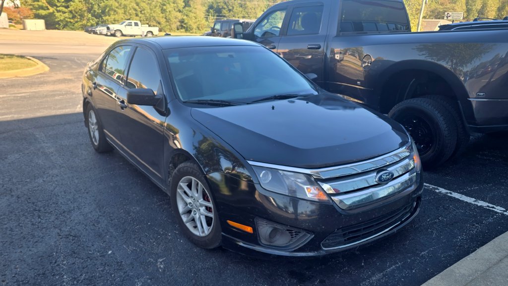 Used 2012 Ford Fusion S FWD image 1