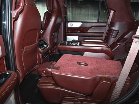 Used 2018 Lincoln Navigator Black Label w/ Cargo Package AWD/4WD image 63