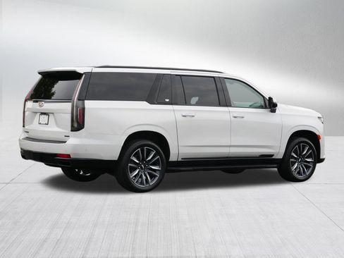 Certified 2022 Cadillac Escalade ESV Sport w/ Touring Package AWD/4WD image 7