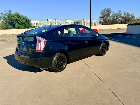 Used 2013 Toyota Prius Two FWD image 5