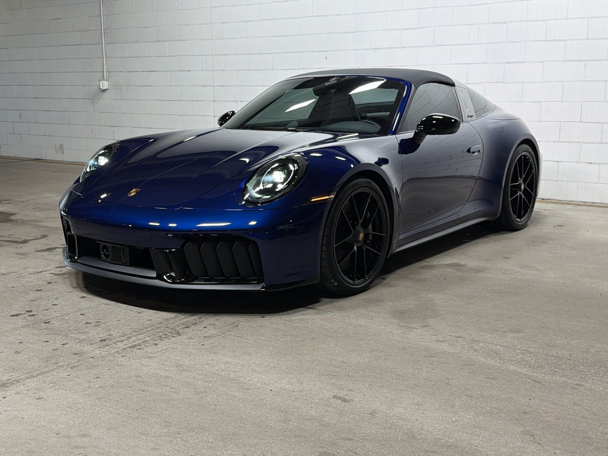 Certified 2025 Porsche 911 Targa 4 GTS AWD/4WD image 1
