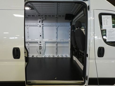 Used 2024 RAM ProMaster 3500 w/ Convenience Group image 12