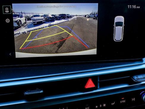 Used 2024 Kia Sorento S image 22