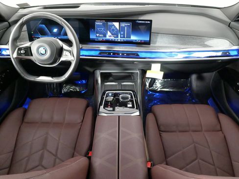 Used 2024 BMW i7 xDrive60 w/ Executive Package image 41